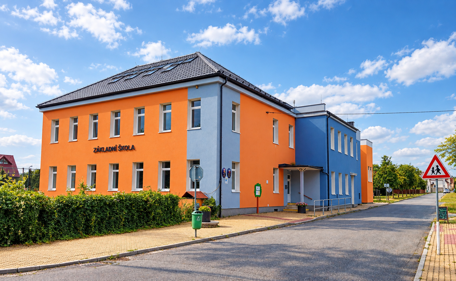 Budova Základní školy Drmoul